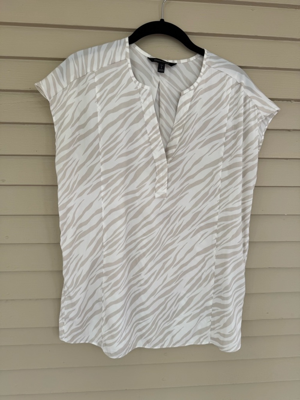 Ann Taylor Cream Zebra-Print Split-Neck Top